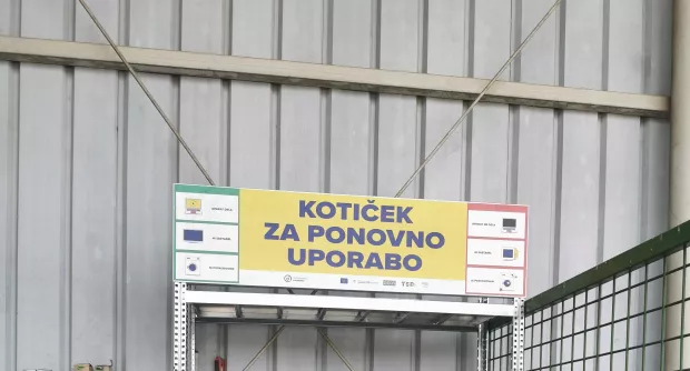 Kotiček za oddajo še delujočih elektronskih aparatov na Zbirnem centru za odpadke v Sevnici
