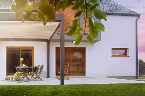 Project JG Ljubljana - Bioclimatic pergola Misteral - Terrace, brisole, zip roller blinds