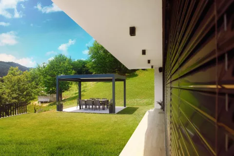 Project LG - Šentjur - Bioclimatic pergola Misteral - Terrace, brisole, zip roller blinds
