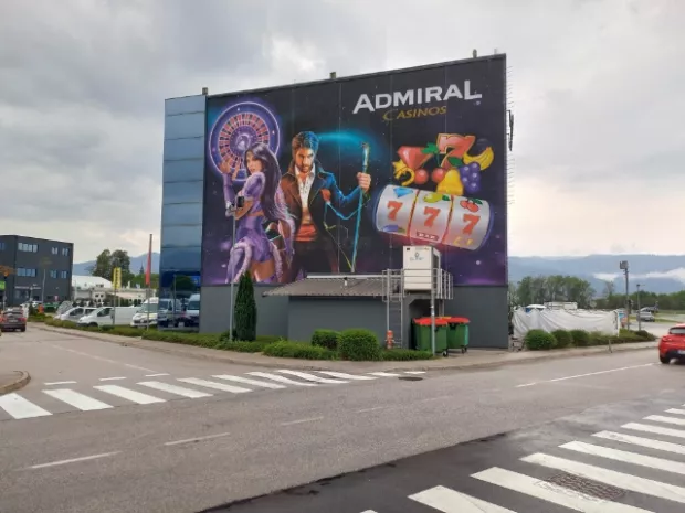 Prenova fasadne grafike Casino Admiral